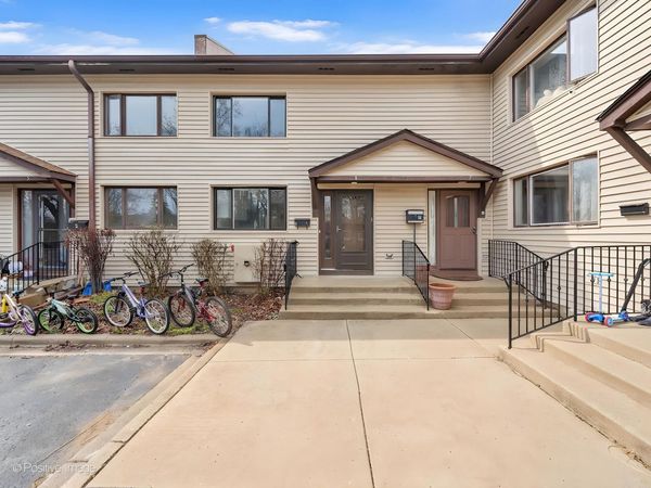 4735 Yender Avenue , Unit 6, Lisle, IL 60532