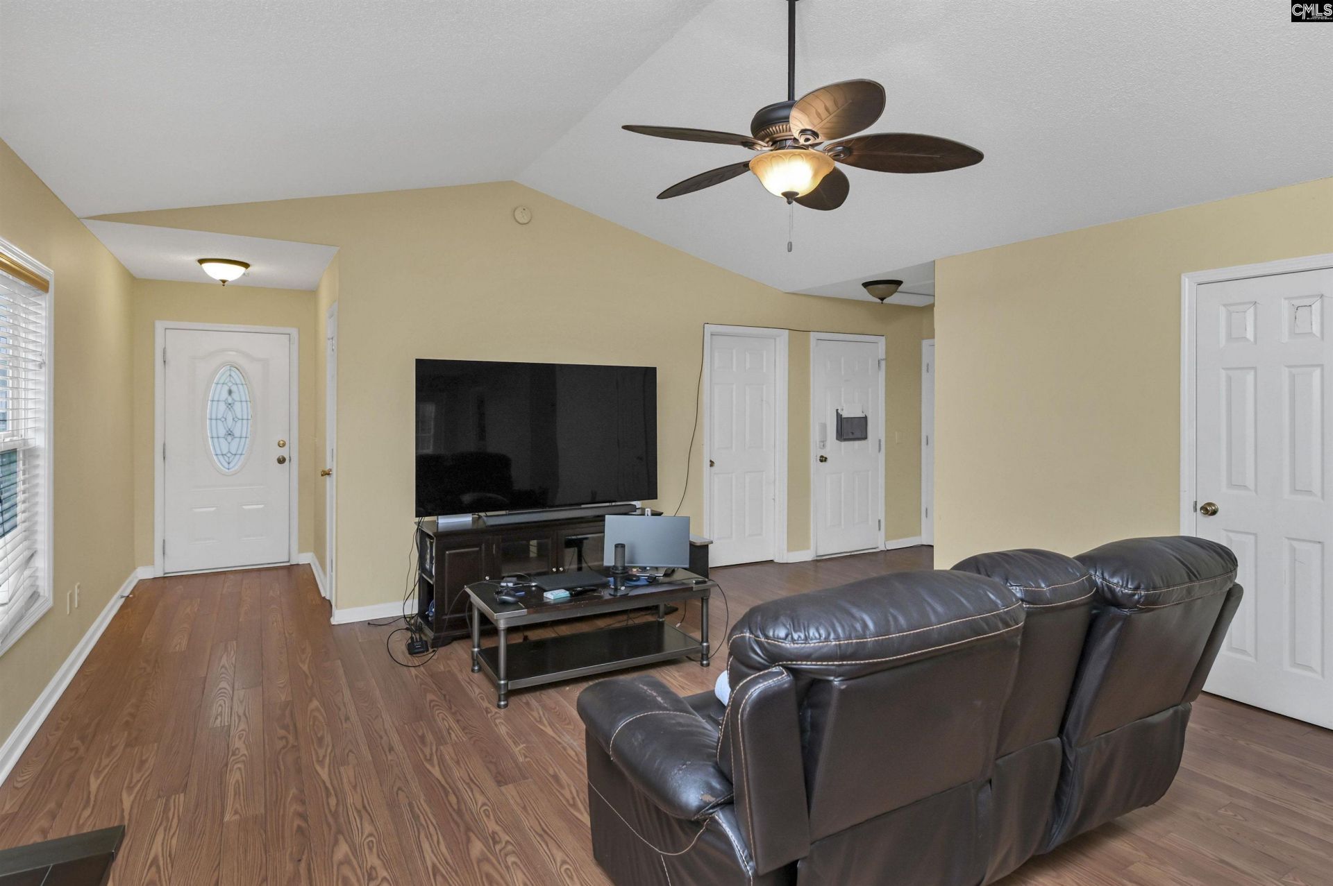 516 S Summers Way Photo 4