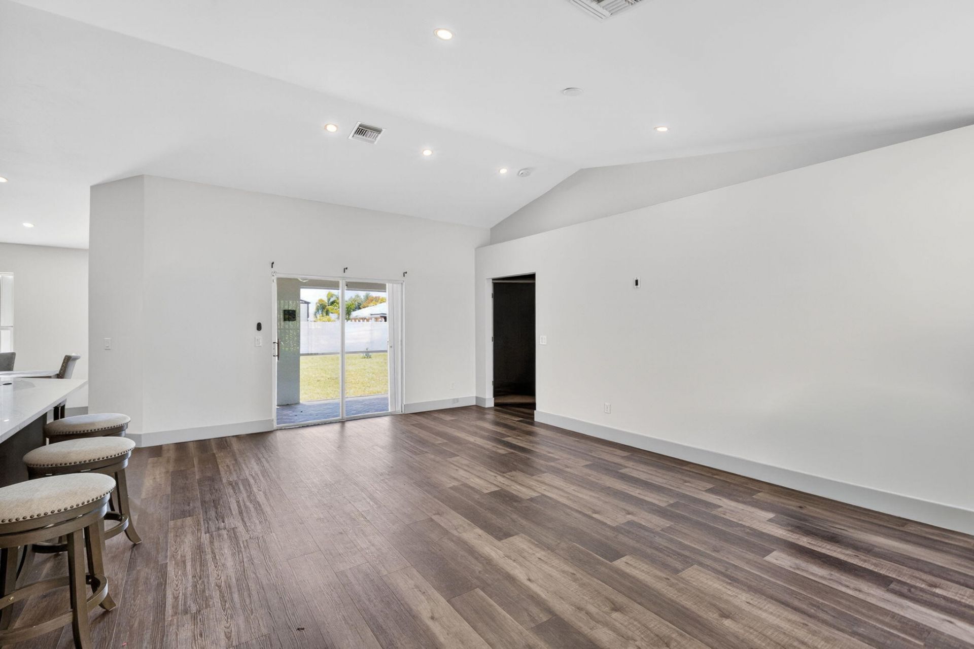 610 SE 21st Lane, Cape Coral, FL 33990 Photo