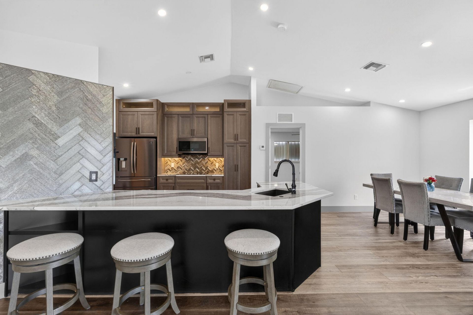 610 SE 21st Lane, Cape Coral, FL 33990 Photo