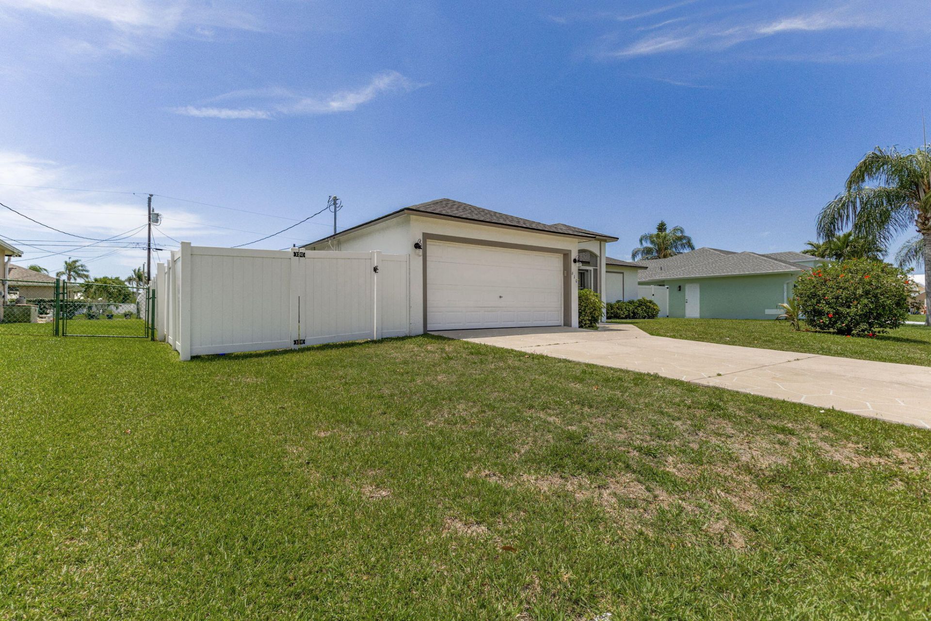 610 SE 21st Lane, Cape Coral, FL 33990 Photo