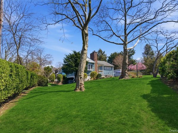 15 Bayard Avenue , Bayville, NY 11790