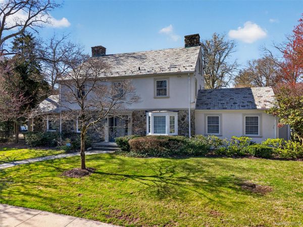 24 Wensley Drive, Great Neck, NY 11021