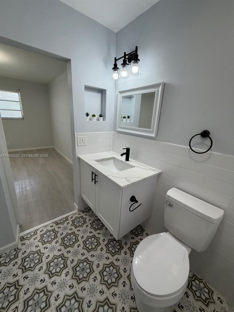 2041 NW 81st Avenue, Unit 426, Pembroke Pines, FL 33024 Photo