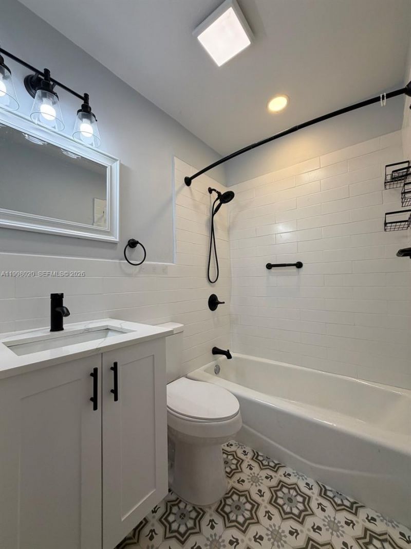 2041 NW 81st Avenue, Unit 426, Pembroke Pines, FL 33024 Photo