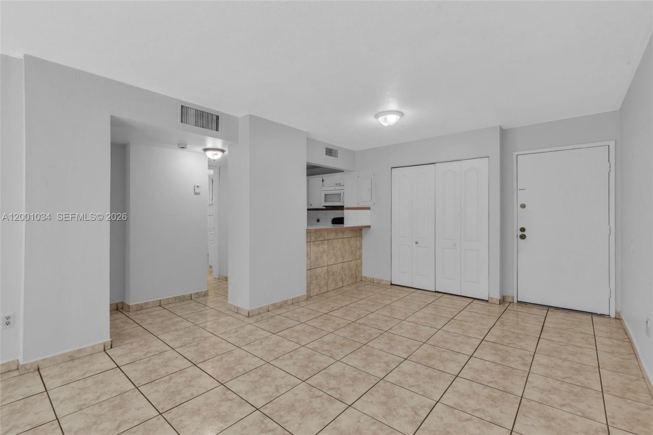 210 Fontainebleau Blvd, Unit 210, Miami, FL 33172 Photo