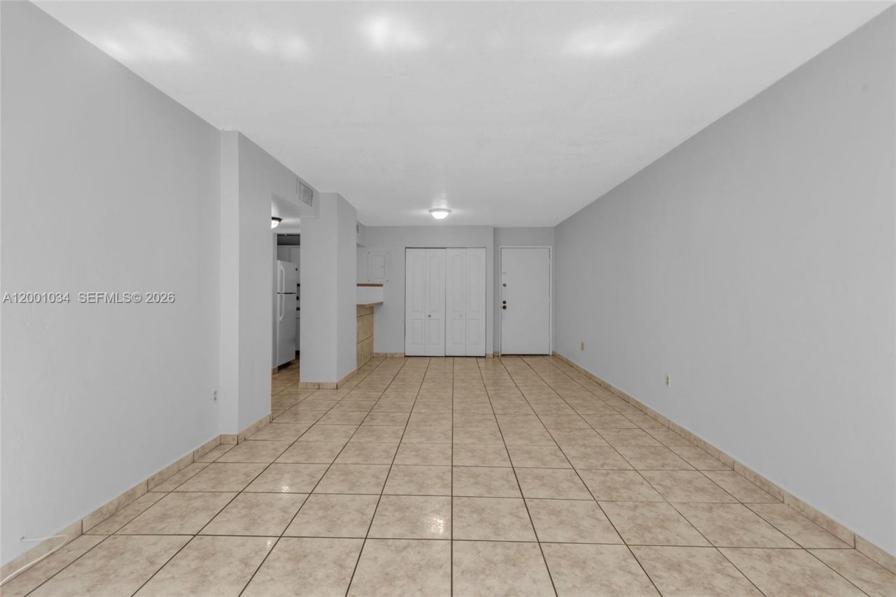 210 Fontainebleau Blvd, Unit 210, Miami, FL 33172 Photo