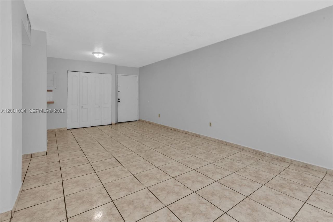 210 Fontainebleau Blvd, Unit 210, Miami, FL 33172 Photo
