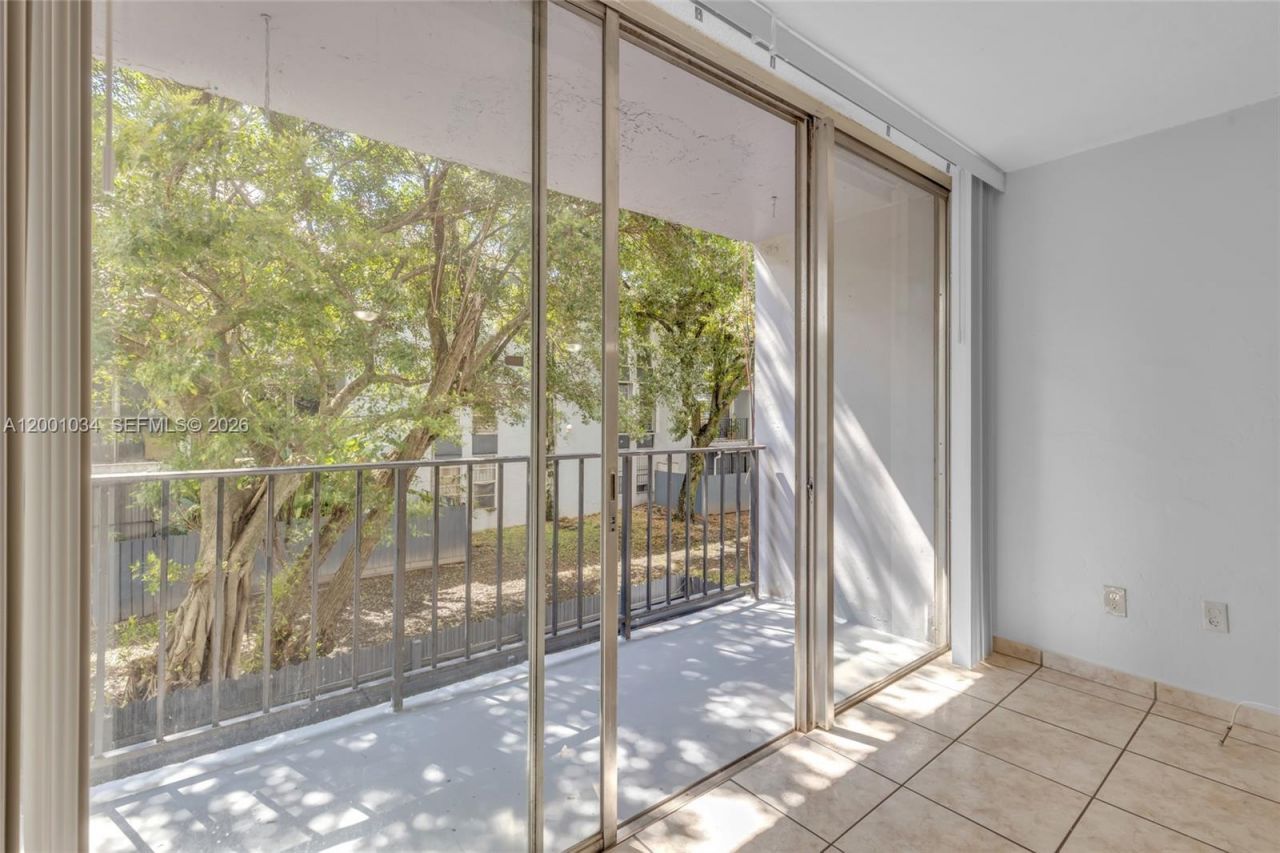 210 Fontainebleau Blvd, Unit 210, Miami, FL 33172 Photo