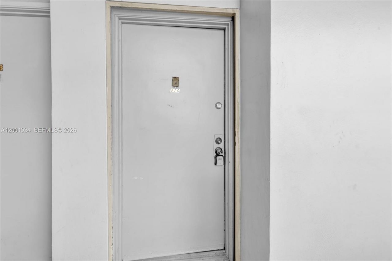 210 Fontainebleau Blvd, Unit 210, Miami, FL 33172 Photo