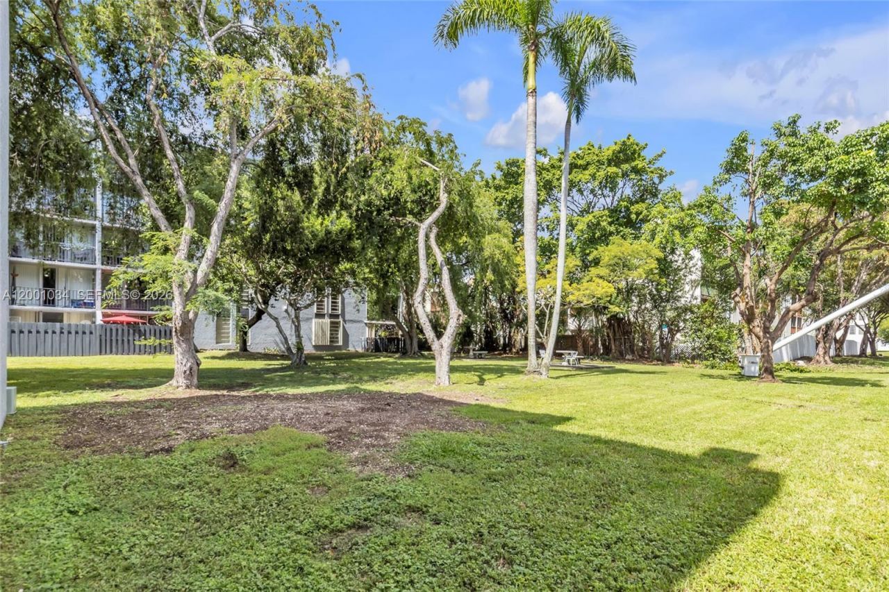 210 Fontainebleau Blvd, Unit 210, Miami, FL 33172 Photo