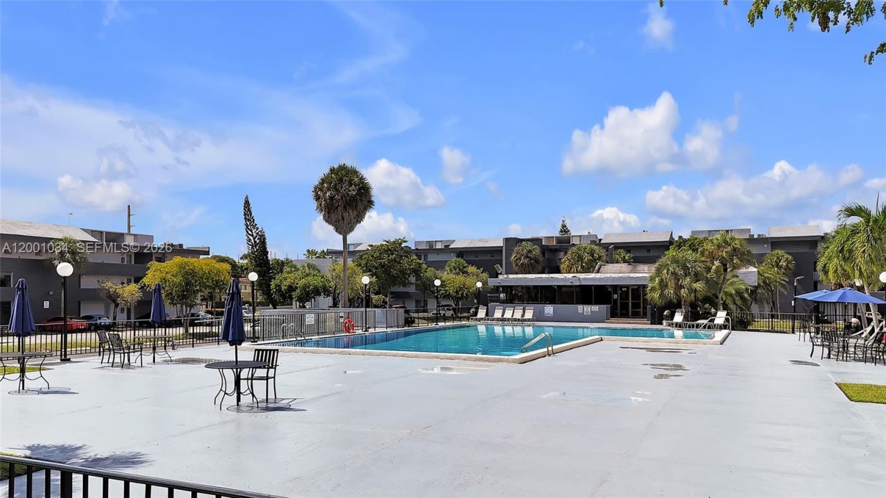 210 Fontainebleau Blvd, Unit 210, Miami, FL 33172 Photo