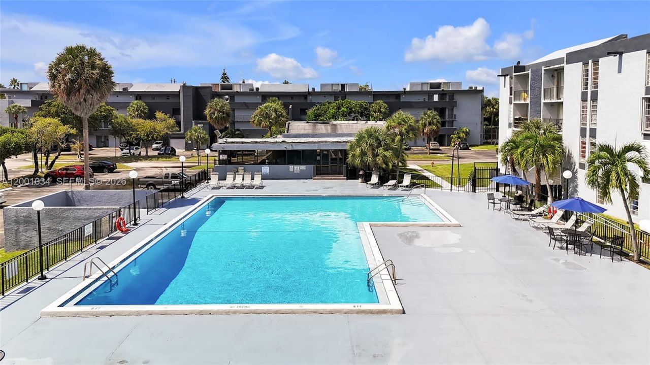 210 Fontainebleau Blvd, Unit 210, Miami, FL 33172 Photo