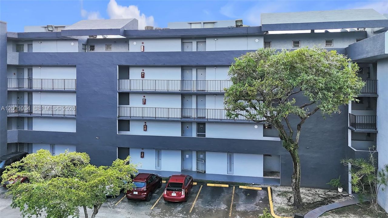 210 Fontainebleau Blvd, Unit 210, Miami, FL 33172 Photo