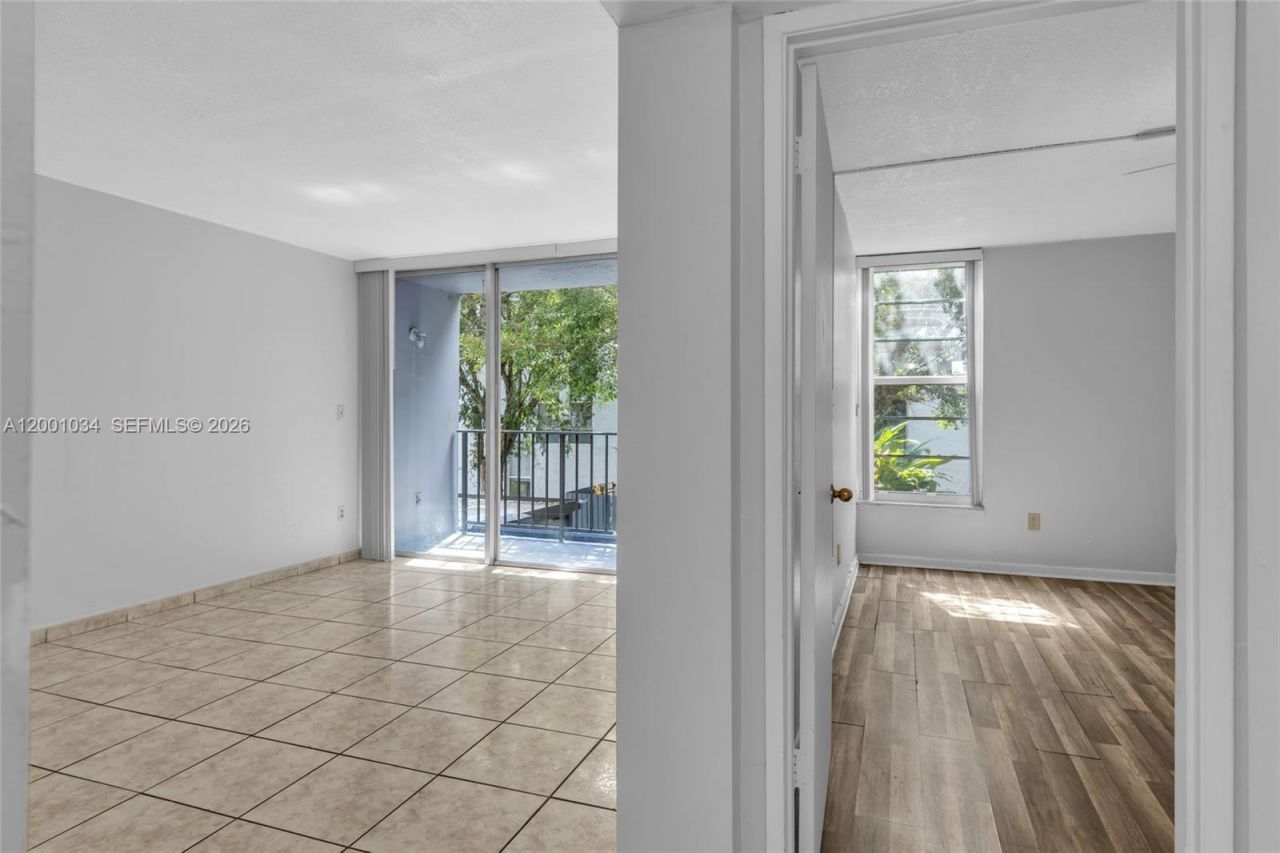 210 Fontainebleau Blvd, Unit 210, Miami, FL 33172 Photo