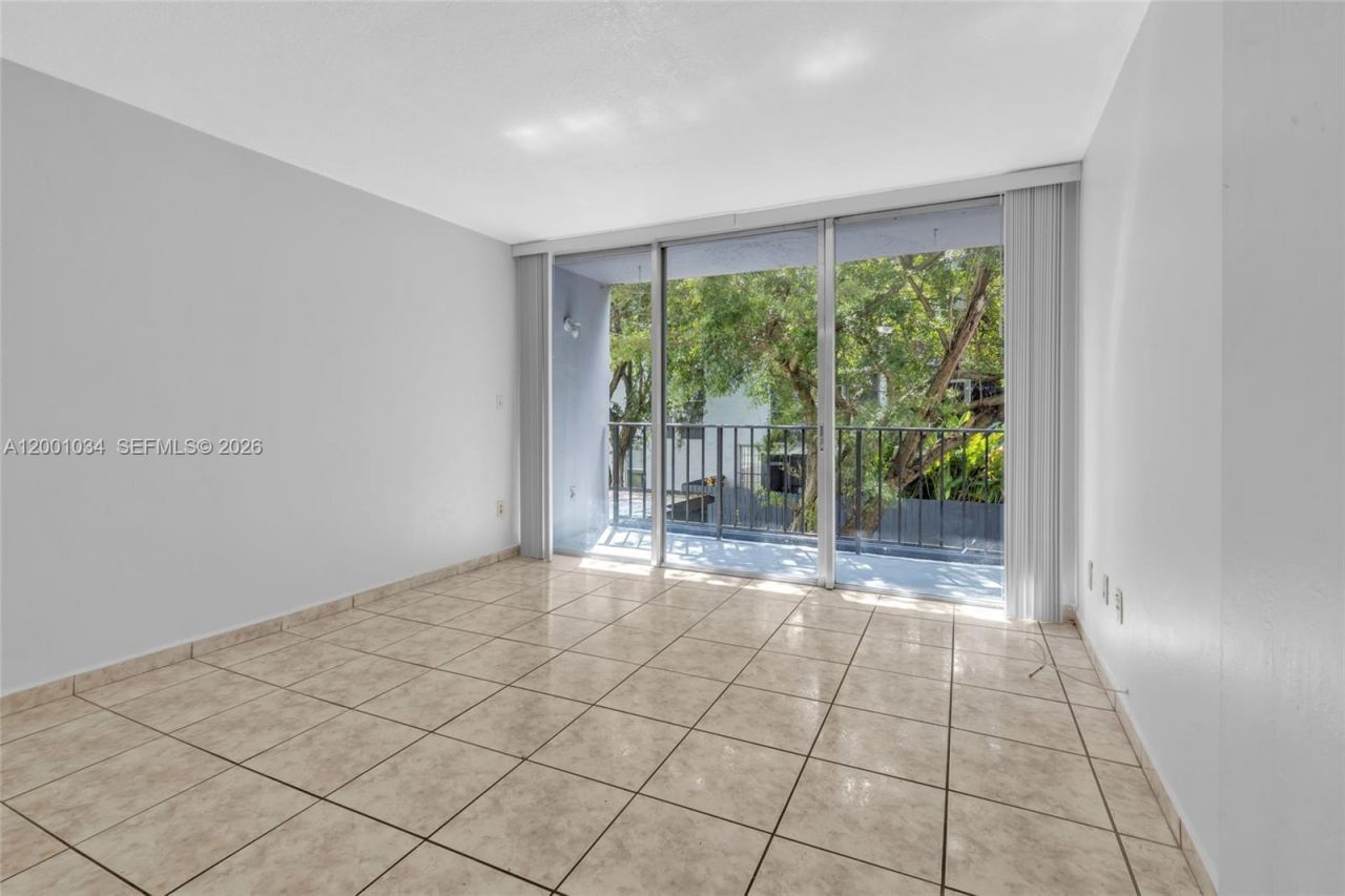 210 Fontainebleau Blvd, Unit 210, Miami, FL 33172 Photo