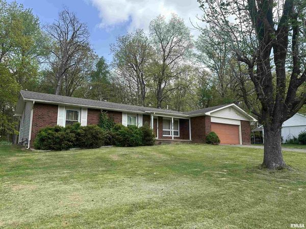 127 Weisbrook Lane, Carterville, IL 62918