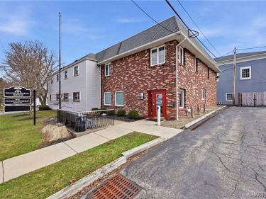 70 Linwood Avenue, Orchard Park, NY 14127