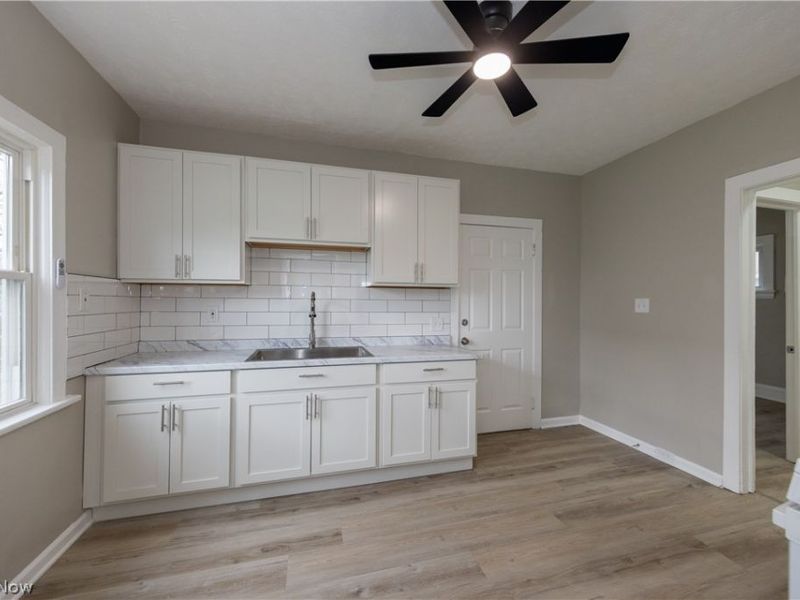 9711 Aetna Road, Cleveland, OH 44105 Photo 10