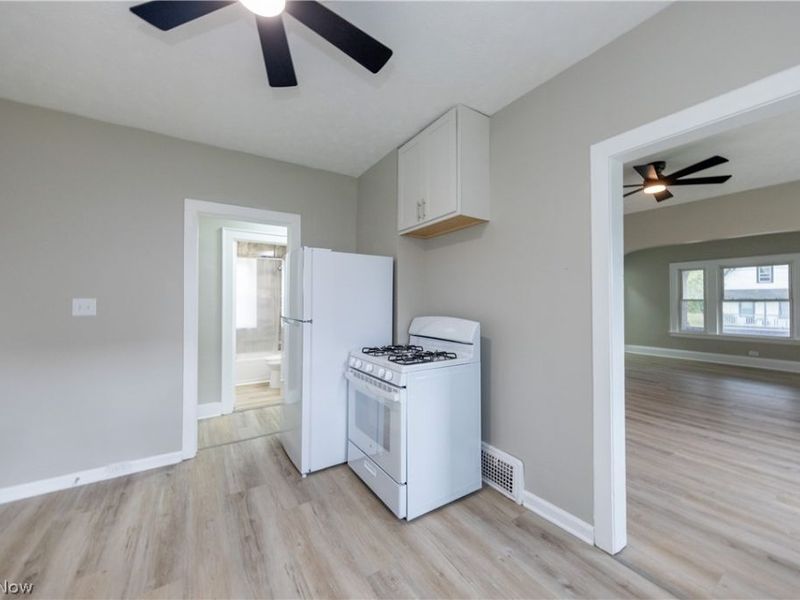 9711 Aetna Road, Cleveland, OH 44105 Photo 11