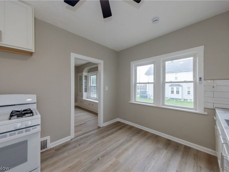 9711 Aetna Road, Cleveland, OH 44105 Photo 12