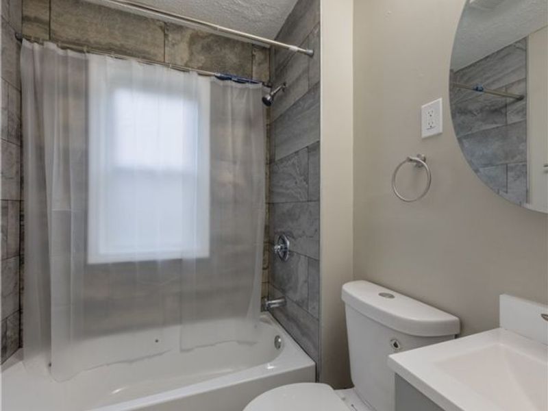 9711 Aetna Road, Cleveland, OH 44105 Photo 20