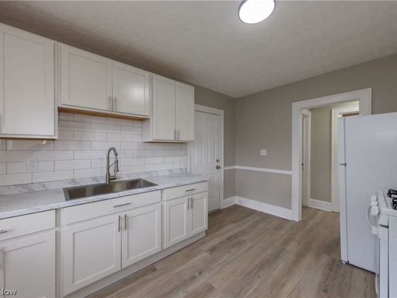 9711 Aetna Road, Cleveland, OH 44105 Photo 29