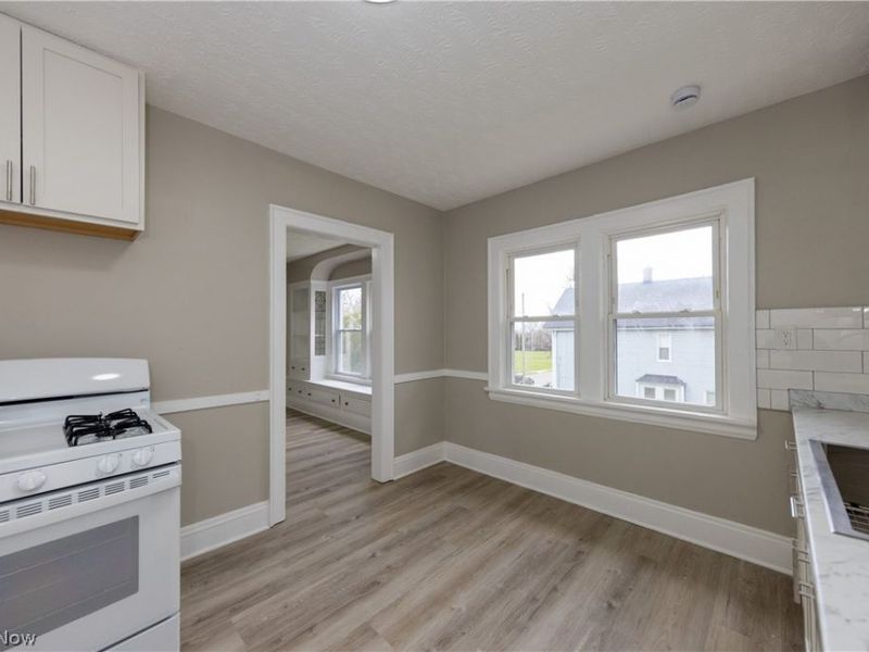 9711 Aetna Road, Cleveland, OH 44105 Photo 31