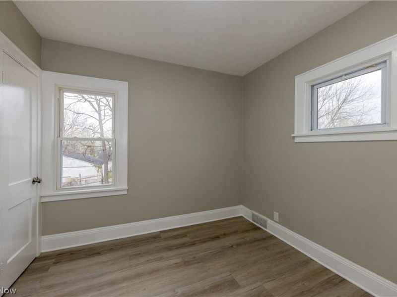 9711 Aetna Road, Cleveland, OH 44105 Photo 32