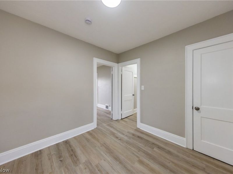 9711 Aetna Road, Cleveland, OH 44105 Photo 37