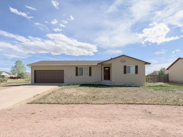 144 E Del Rio Dr, Pueblo West, CO 81007