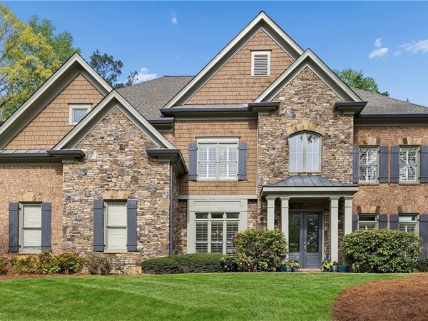 325 Plantation Way , Roswell, GA 30075