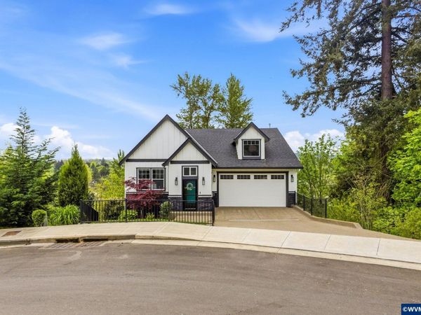 1372 Overview St NW, Salem, OR 97304