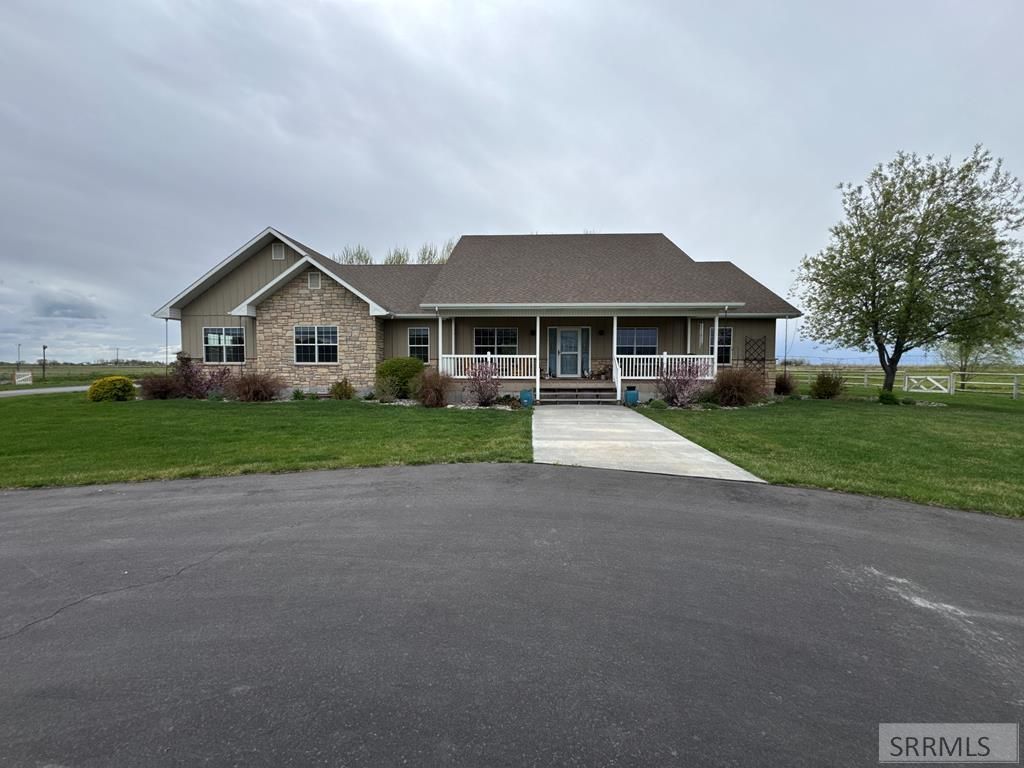 9530 S 5th W, Idaho Falls, ID 83404 Main Photo