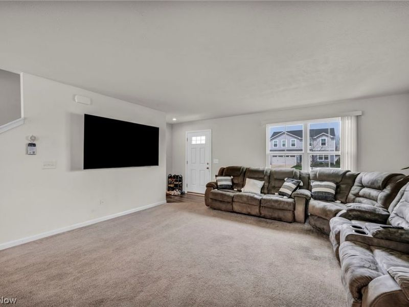 172 Wildflower Drive, Elyria, OH 44035 Photo 4