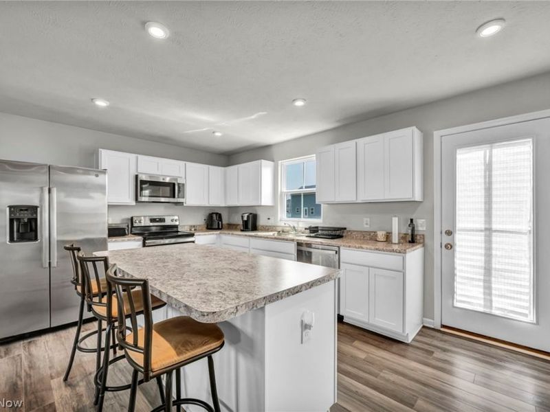 172 Wildflower Drive, Elyria, OH 44035 Photo 6