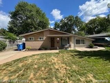 22848 N Brookside Drive, Dearborn Heights, MI 48125