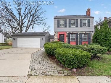 1802 W Farnum Avenue, Royal Oak, MI 48067
