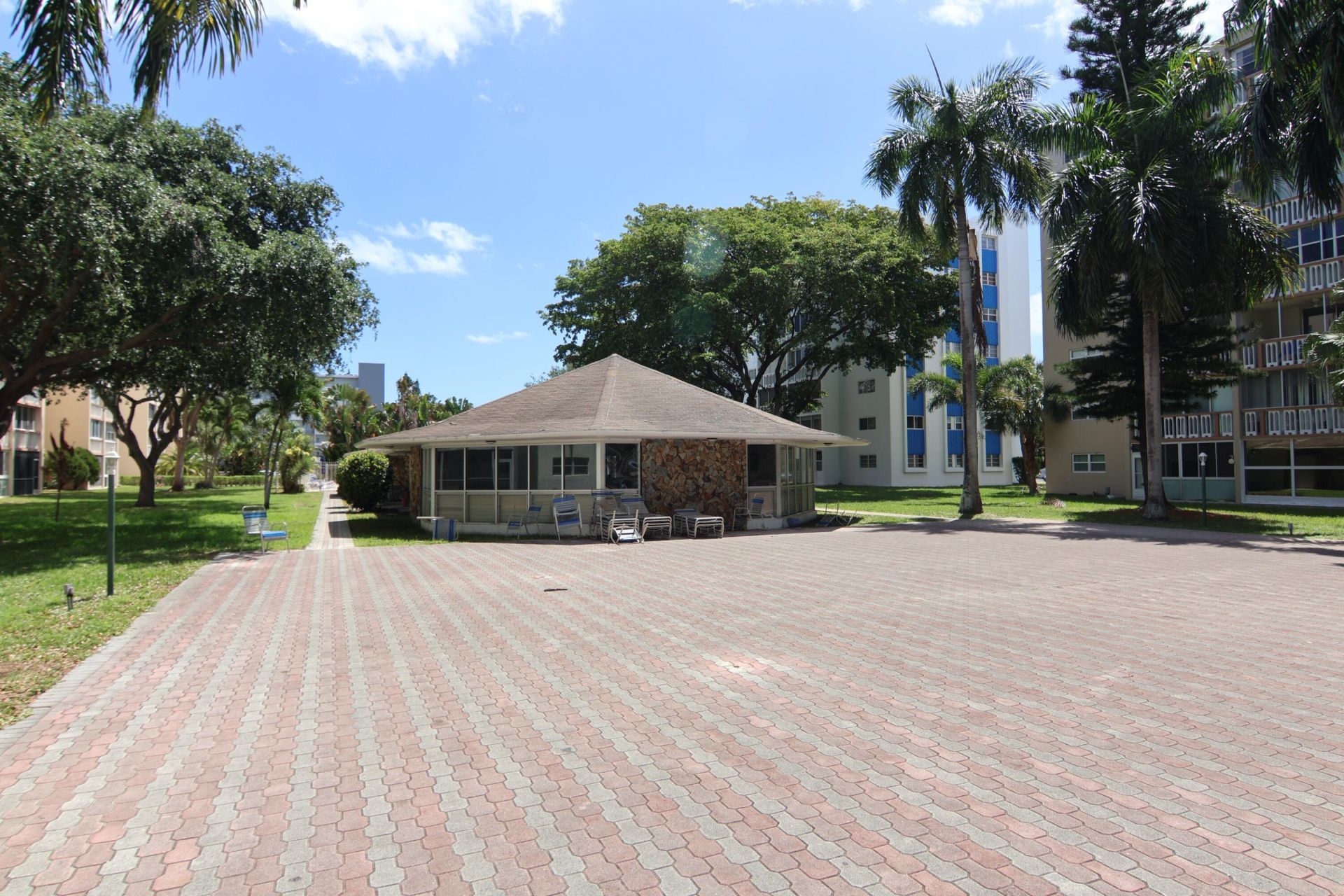 1000 NE 12th Avenue, Unit 106, Hallandale Beach, FL 33009 Photo