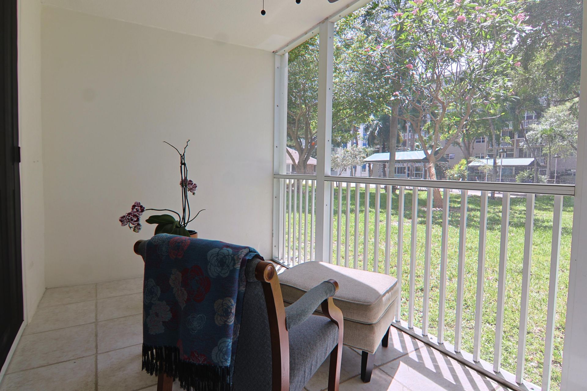 1000 NE 12th Avenue, Unit 106, Hallandale Beach, FL 33009 Photo