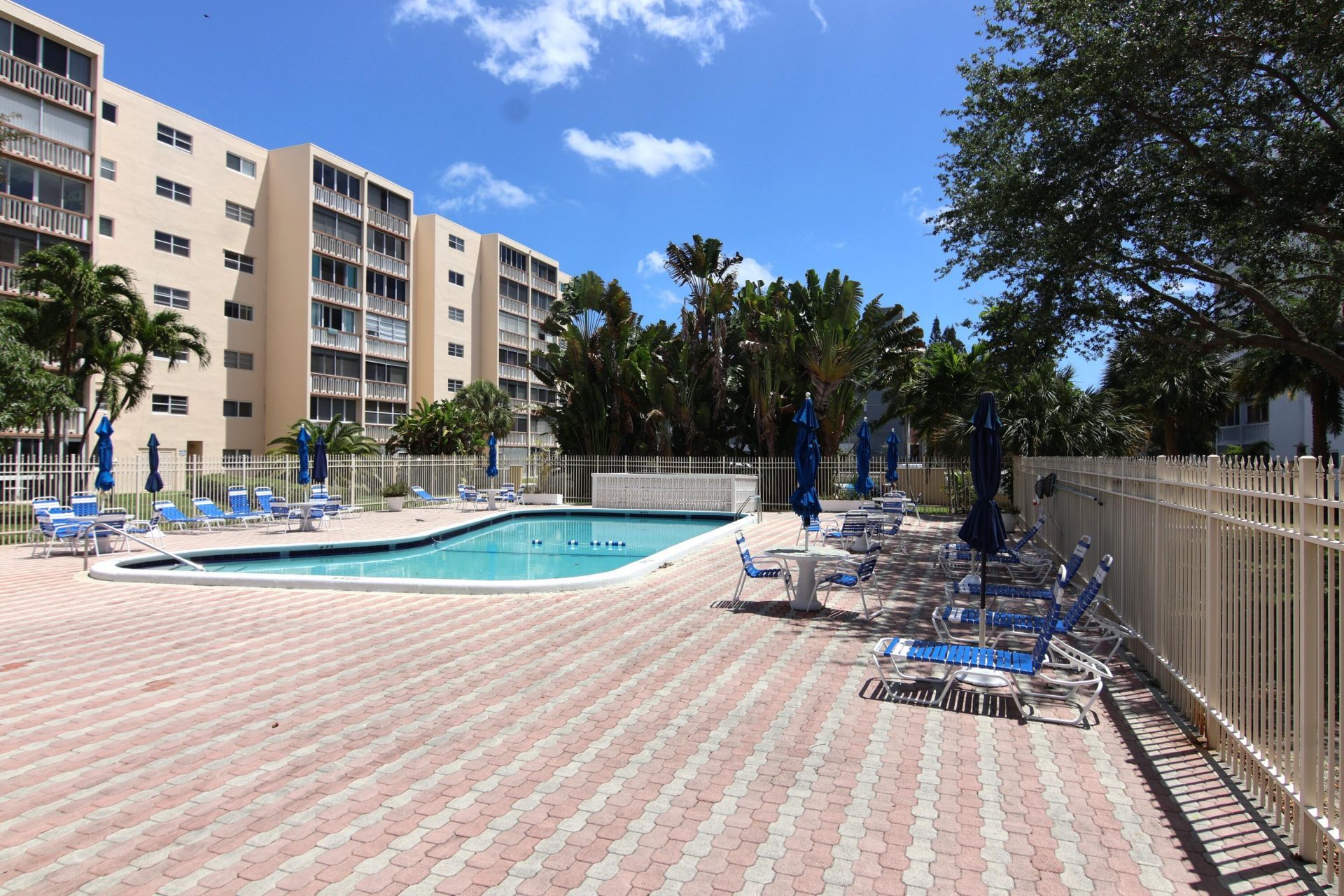 1000 NE 12th Avenue, Unit 106, Hallandale Beach, FL 33009 Photo