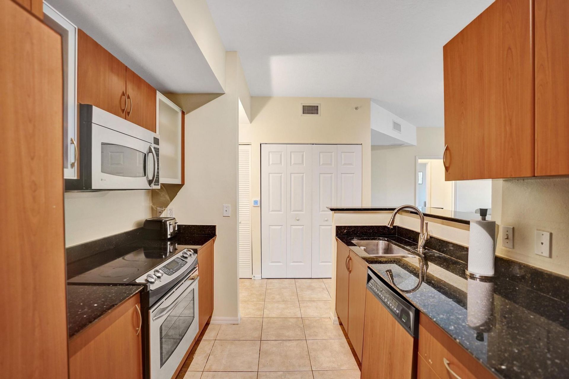 804 E Windward Way, Unit 521, Lantana, FL 33462 Photo