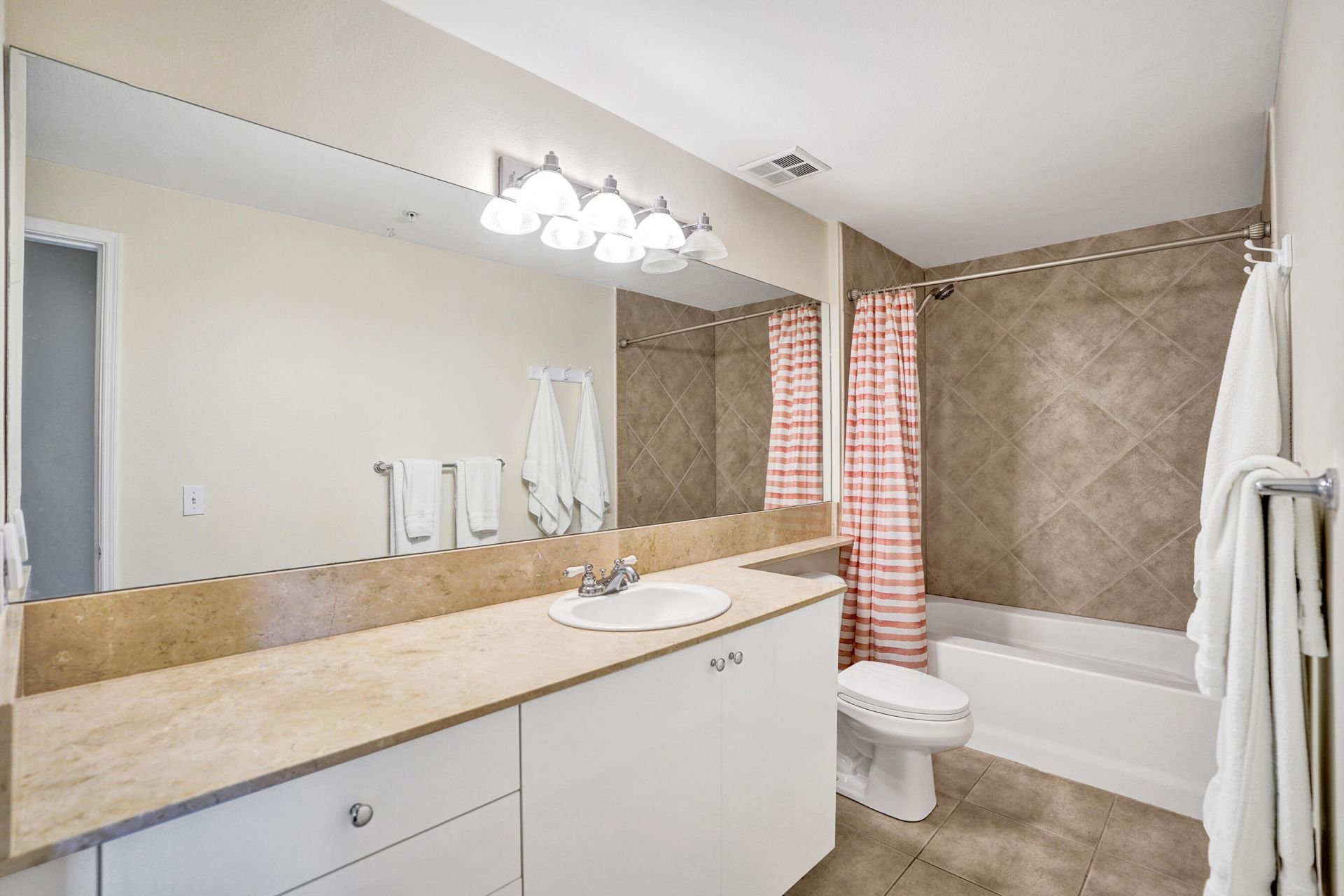 804 E Windward Way, Unit 521, Lantana, FL 33462 Photo