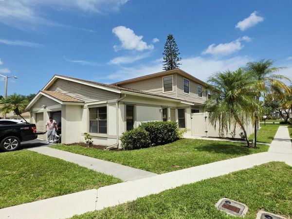 4339 Willow Pond Road, Unit D, West Palm Beach, FL 33417