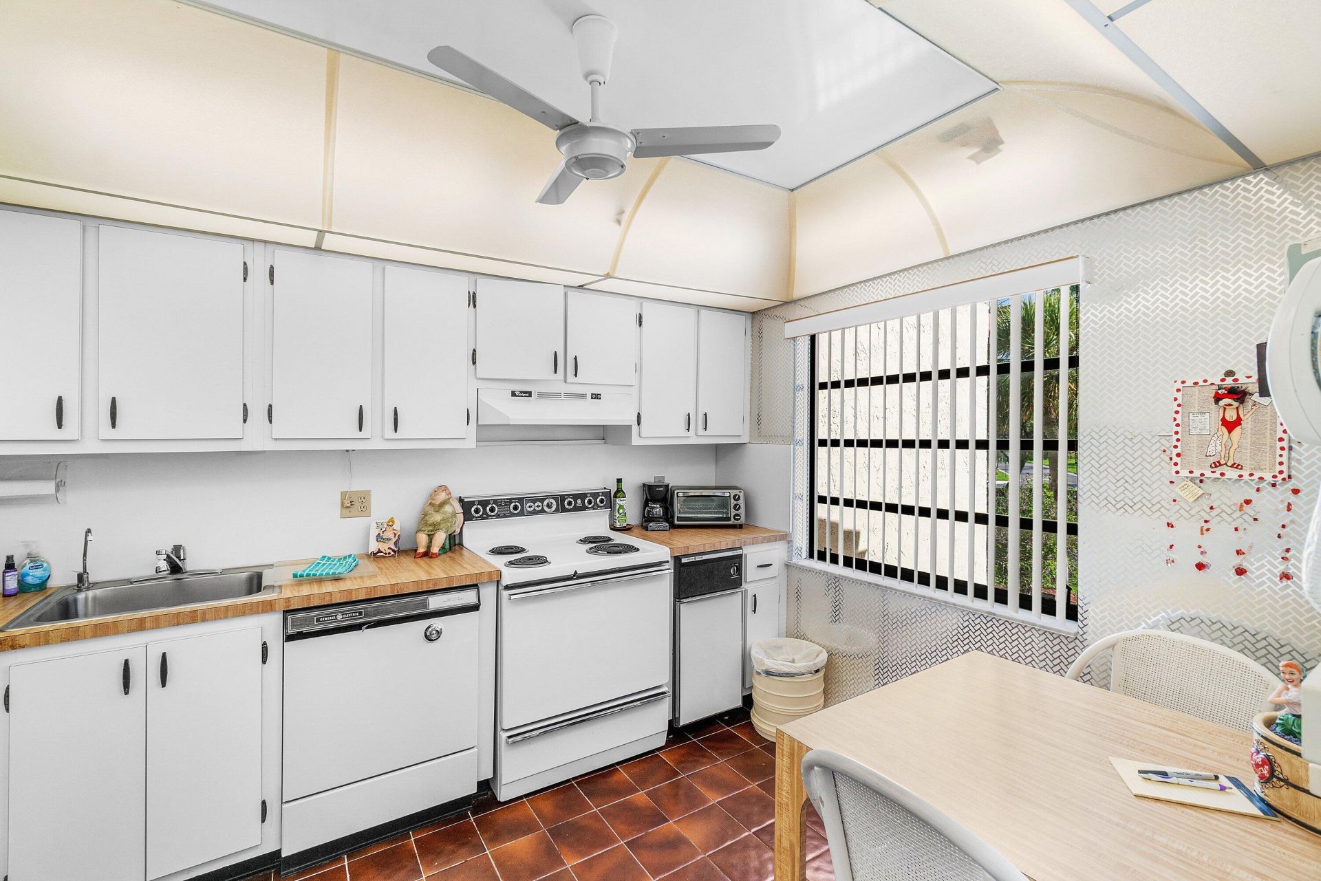 8320 Casa Del Lago, Unit D, Boca Raton, FL 33433 Photo