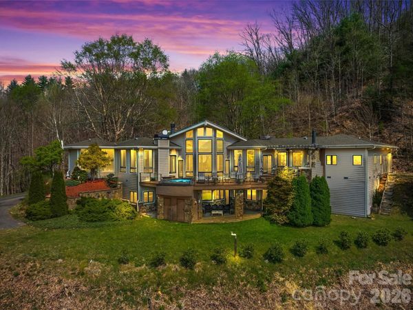 221 Connection Circle , Robbinsville, NC 28771