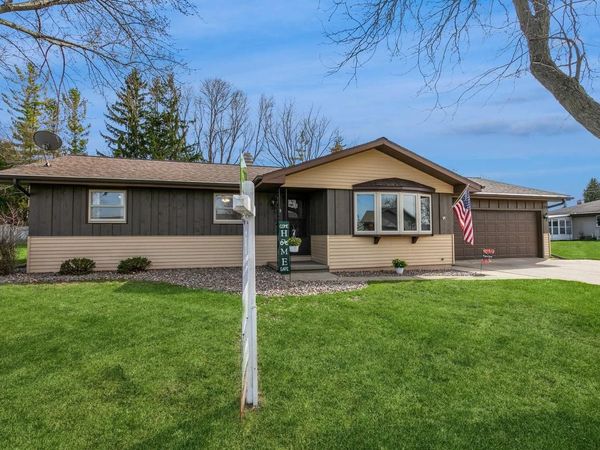 445 LA VESTA COURT, Brillion, WI 54110