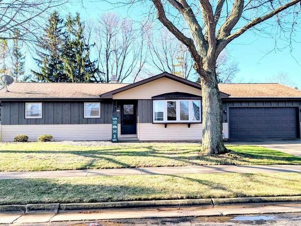 445 LA VESTA COURT, Brillion, WI 54110