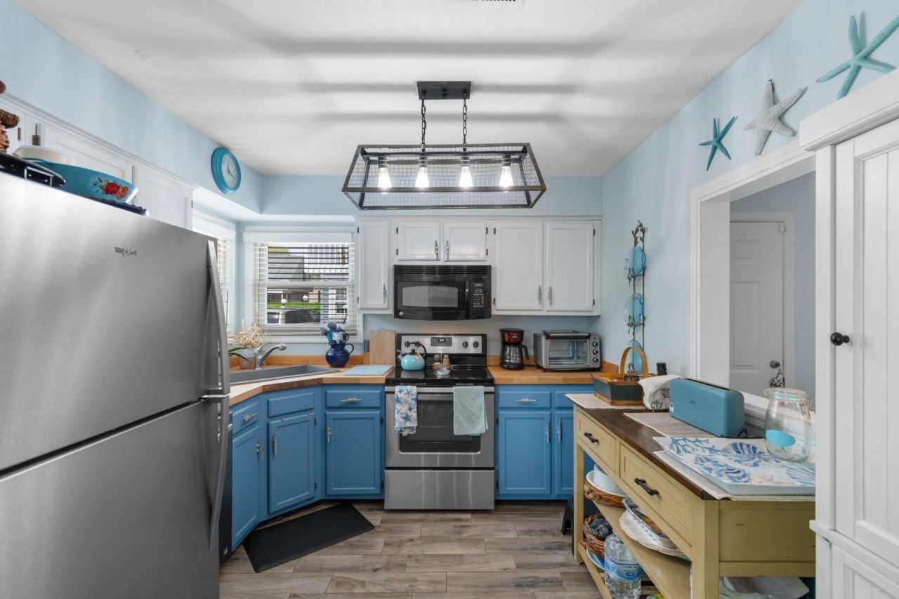 4301 Alicia Ct. Photo 7