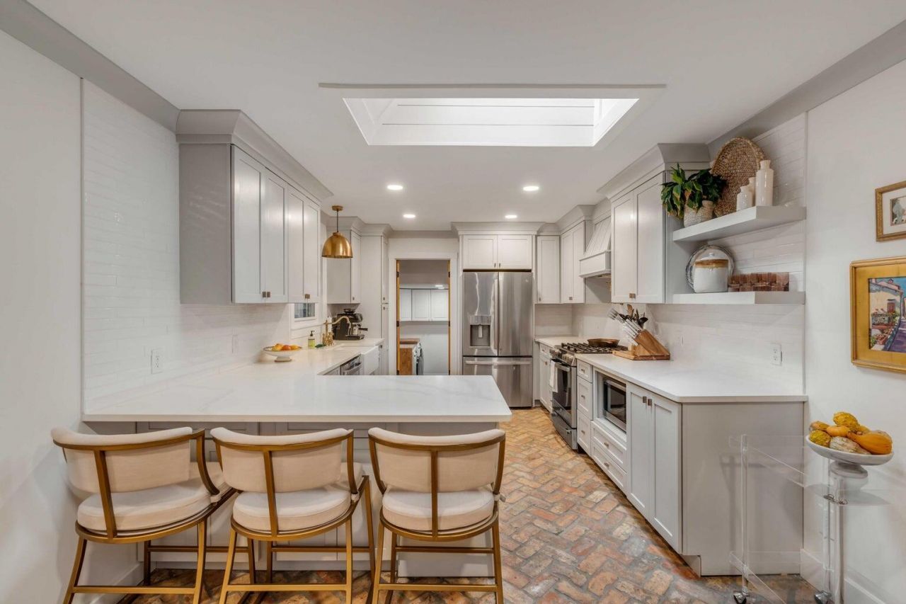 930 Cliffwood Drive Photo 6